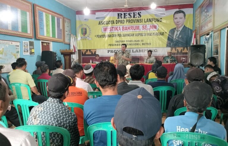 Dihadapan Mustika, Warga Desa Pesawaran Curhat Banyak PLN Soal Pembangunan