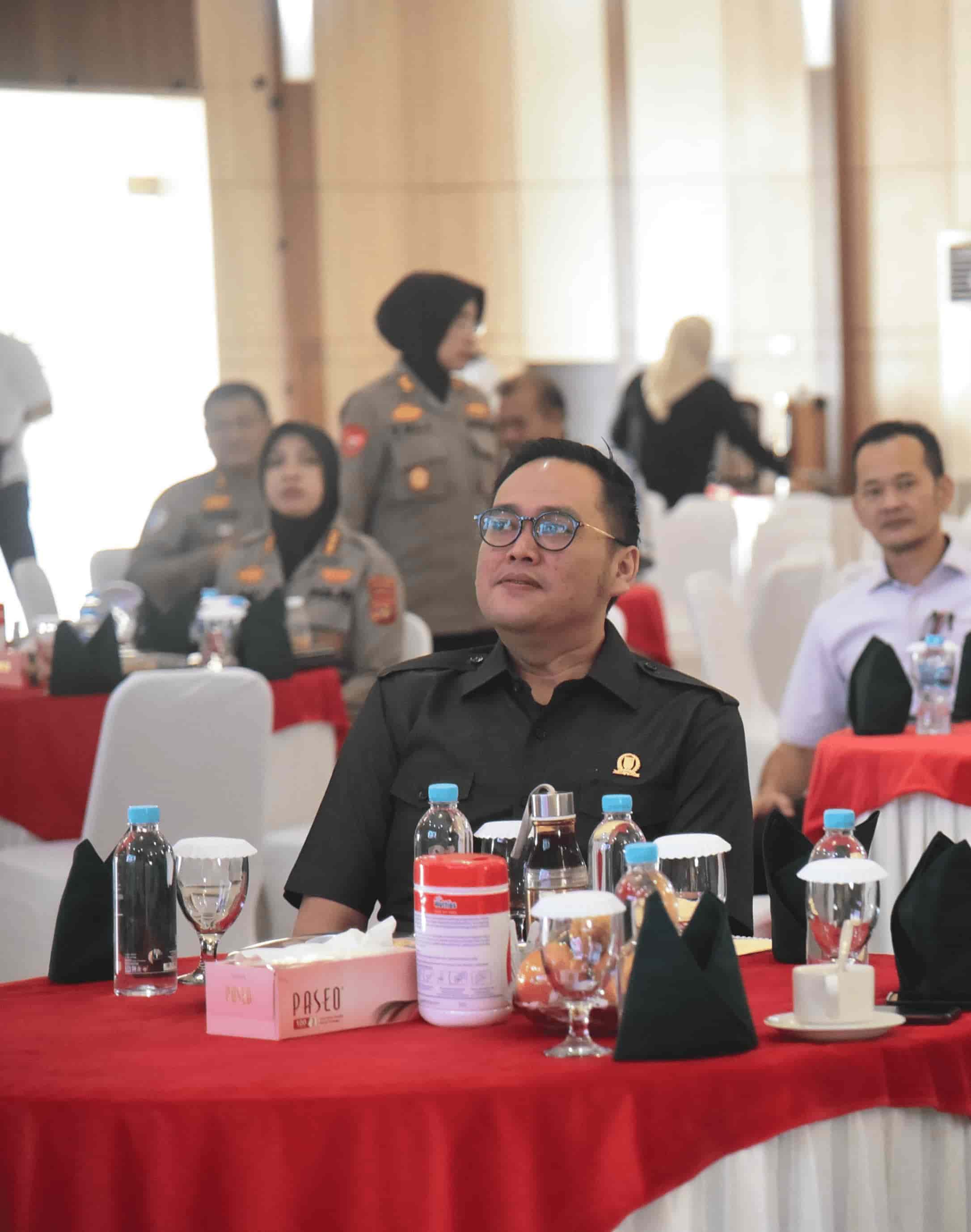 Wakil Ketua DPRD Lampung Kritisi Sekolah yang Tahan Ijasah