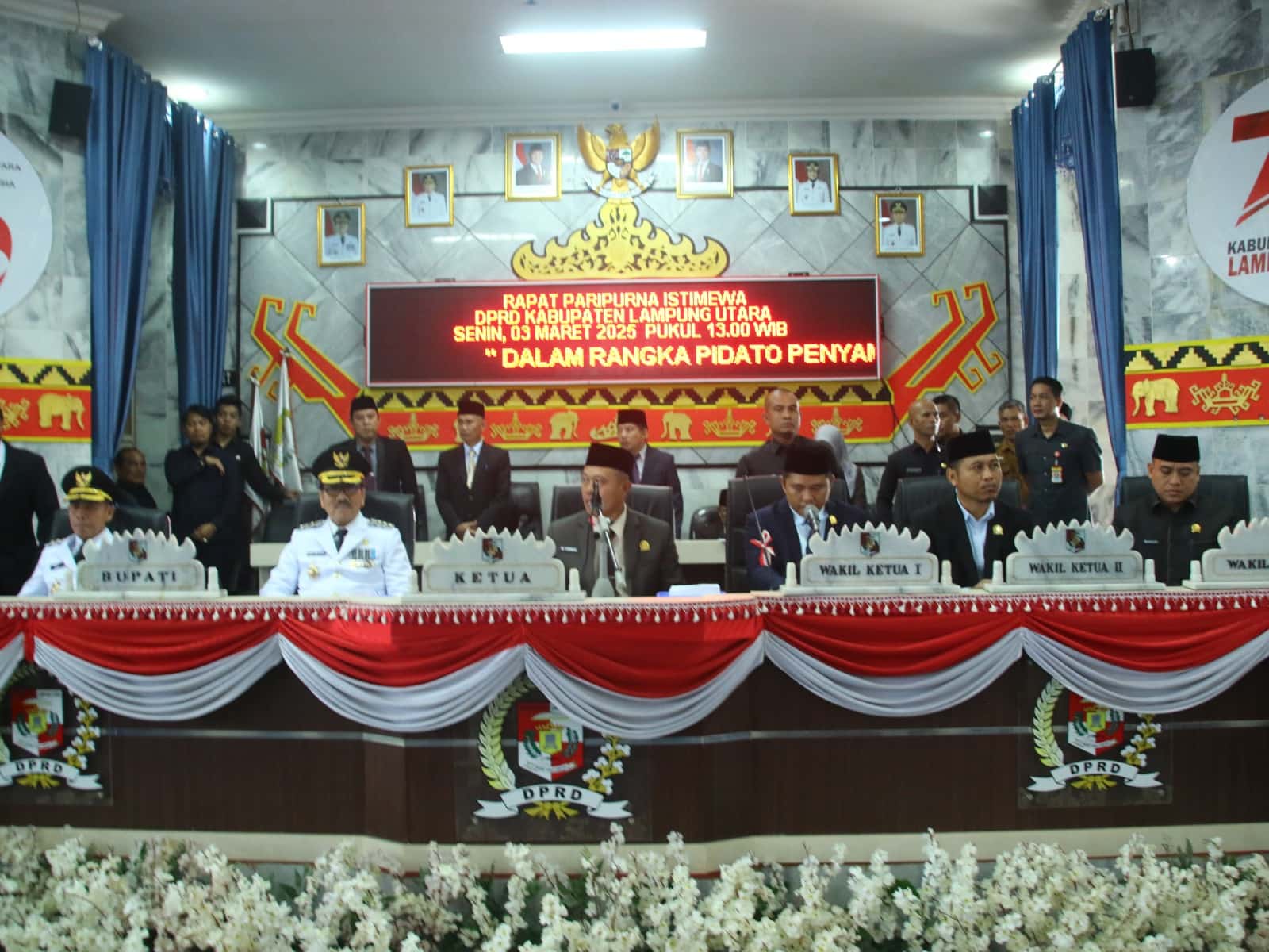 Bupati Lampura Sampaikan Visi Misi di Paripurna DPRD