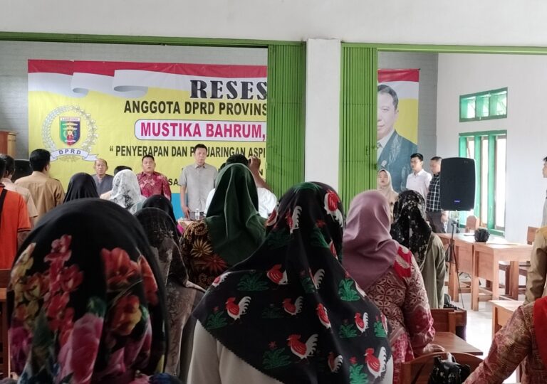 Reses Anggota DPRD Provinsi Lampung, Masyarakat Padang Ratu Usulkan Perbaikan Jalan Provinsi