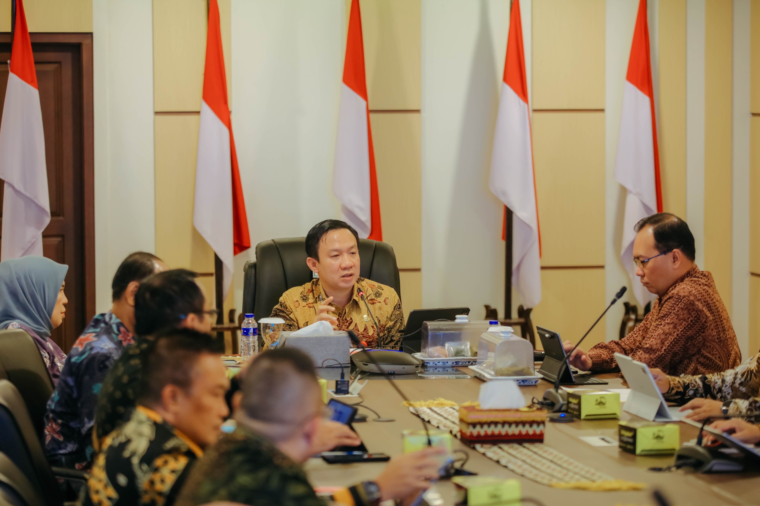 SEKDAPROV MARINDO KURNIAWAN PIMPIN RAKOR RENCANA KERJA DAN PROGRAM PRIORITAS DAERAH TAHUN 2026: LAMPUNG PERKUAT KOORDINASI DENGAN KPK UNTUK TINGKATKAN PELAYANAN PUBLIK DAN TATA KELOLA PEMERINTAHAN YANG TRANSPARAN DAN AKUNTABEL